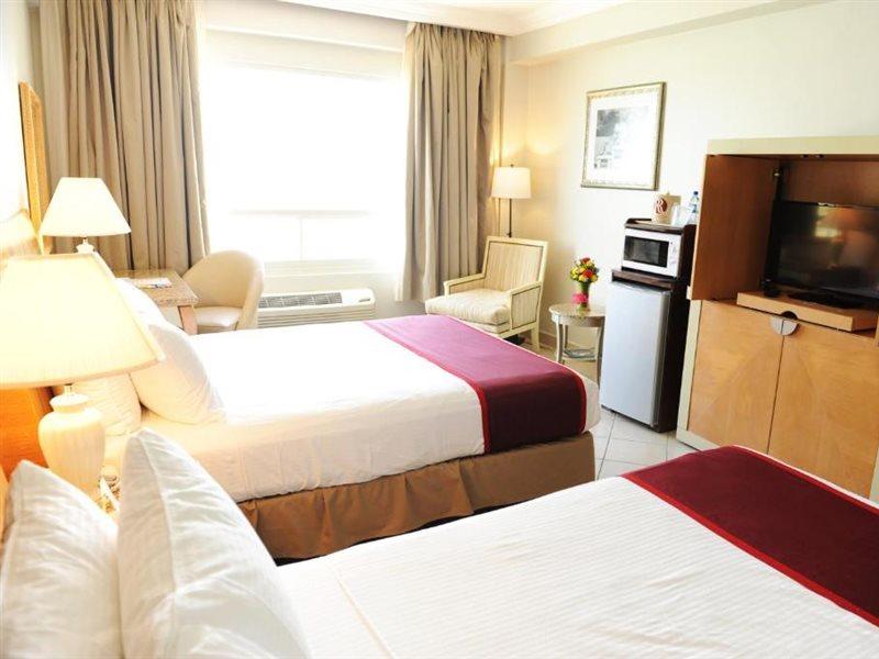 Ramada By Wyndham Princess Belize City Exteriör bild
