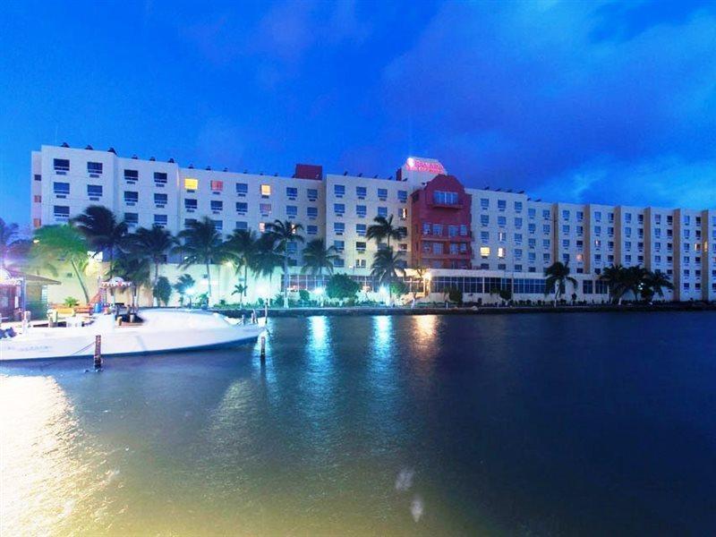 Ramada By Wyndham Princess Belize City Exteriör bild