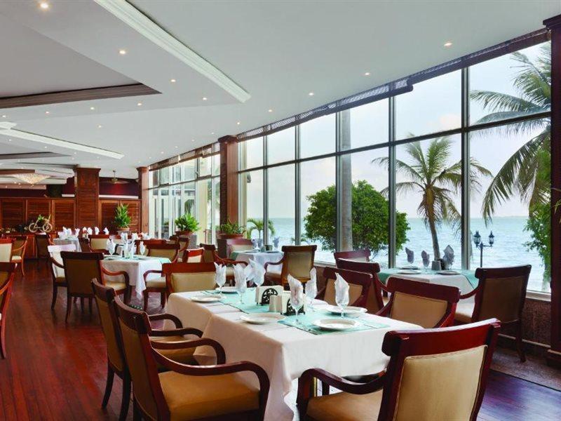 Ramada By Wyndham Princess Belize City Exteriör bild