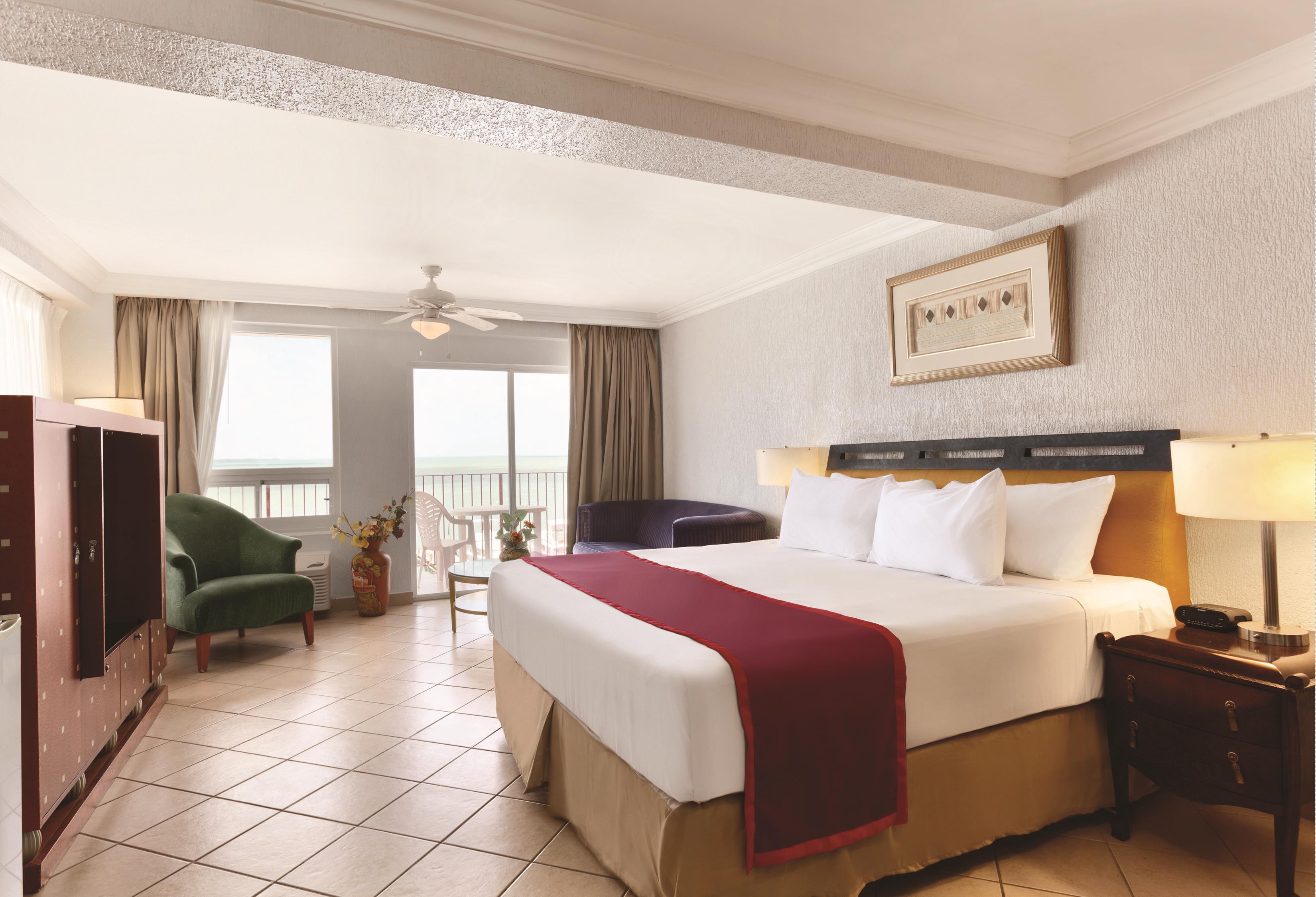 Ramada By Wyndham Princess Belize City Exteriör bild