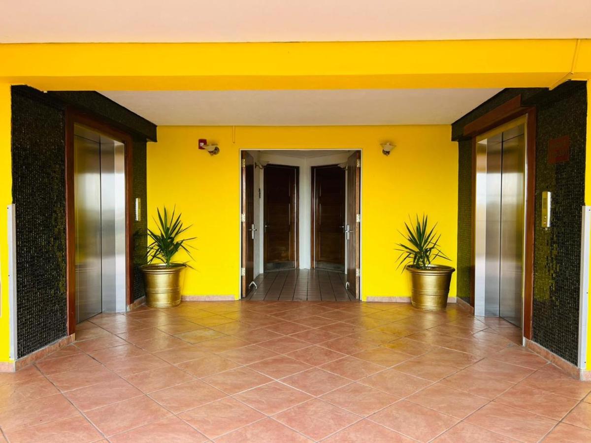 Ramada By Wyndham Princess Belize City Exteriör bild