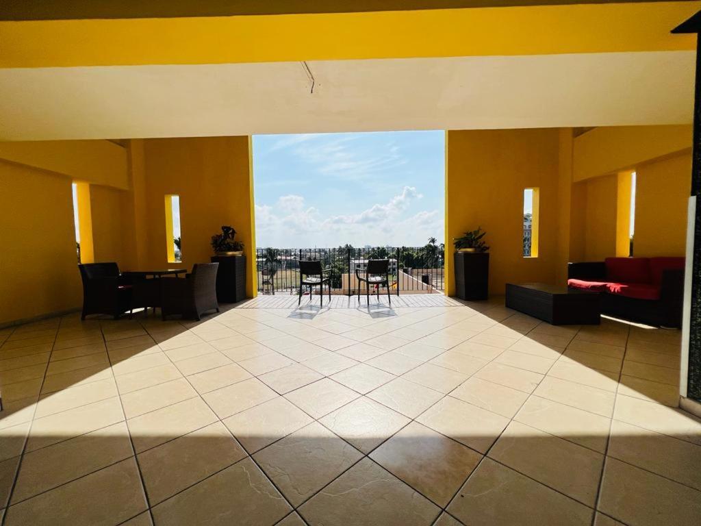 Ramada By Wyndham Princess Belize City Exteriör bild