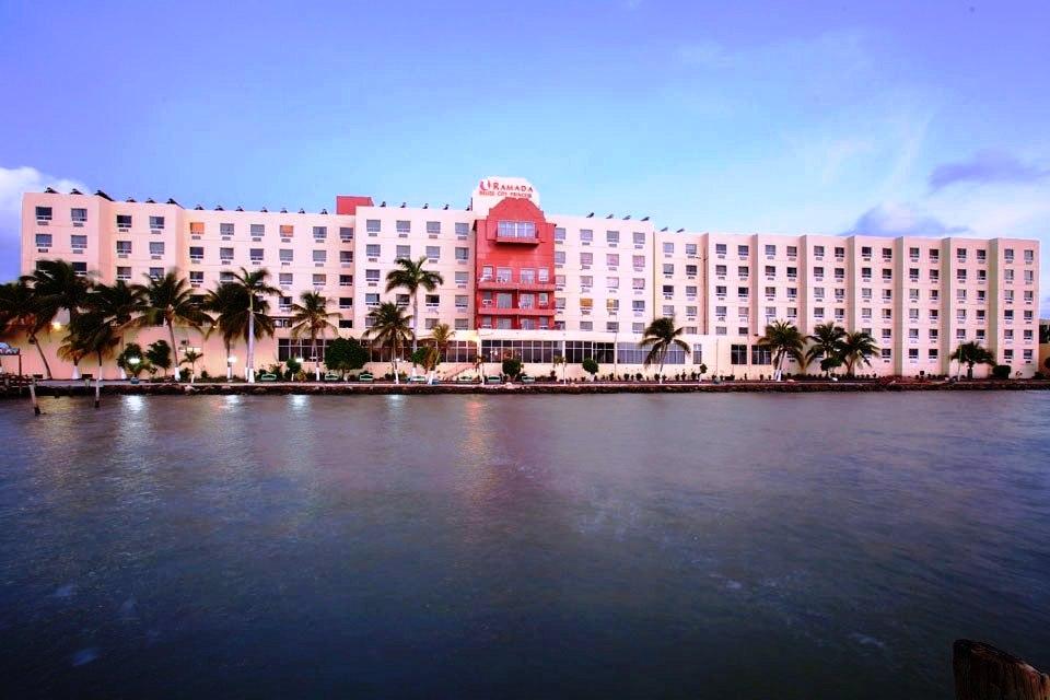 Ramada By Wyndham Princess Belize City Exteriör bild