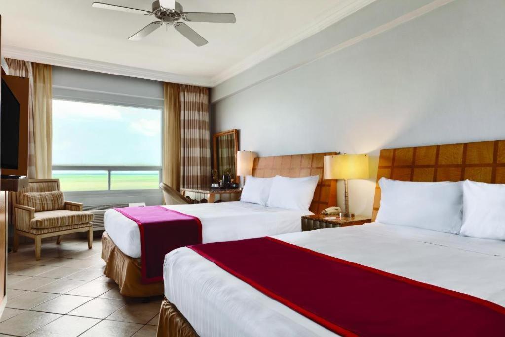Ramada By Wyndham Princess Belize City Exteriör bild