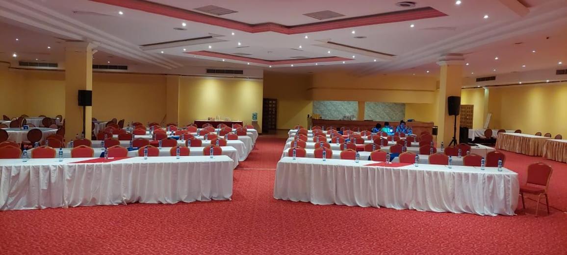 Ramada By Wyndham Princess Belize City Exteriör bild