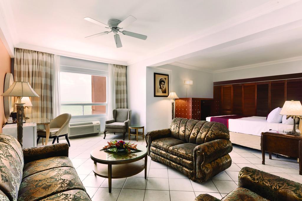 Ramada By Wyndham Princess Belize City Exteriör bild