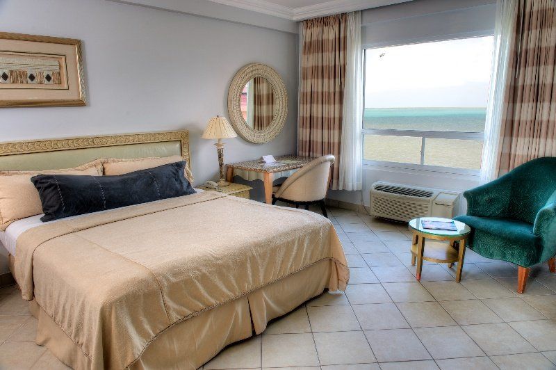 Ramada By Wyndham Princess Belize City Rum bild